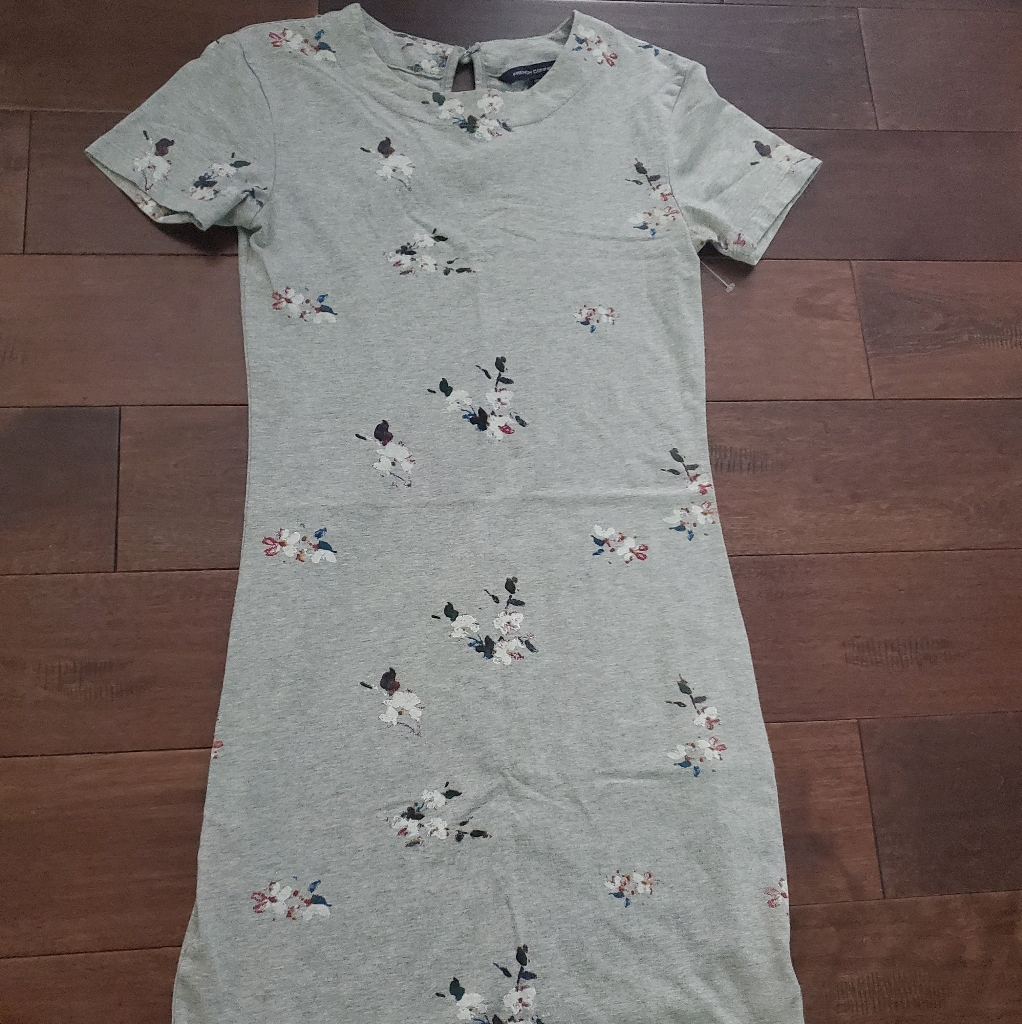 French Connection Size Xs Tshirt Dress In Gray With Small Flowers